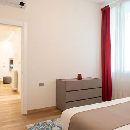 Eve Collection - Center