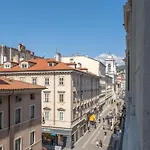 Apartamento Eve Collection - Center Trieste
