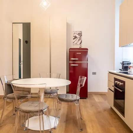 Eve Collection - Center * Trieste