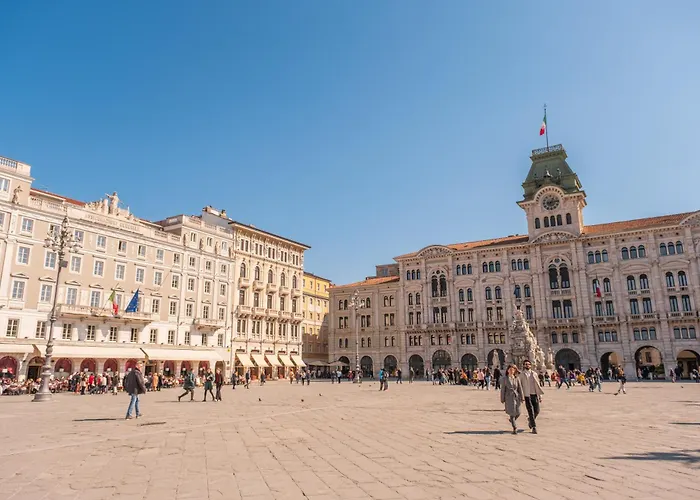 Eve Collection - Center Apartment *